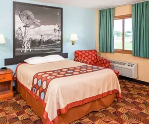 Photo 4 - Super 8 by Wyndham Shipshewana