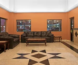 Photo 5 - Super 8 by Wyndham Houston/Brookhollow NW