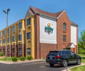 Photo 2 - Quality Inn Overland Park Kansas City