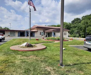 Photo 2 - Americas Best Value Inn Moline