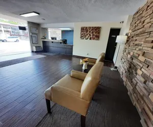 Photo 3 - Americas Best Value Inn Moline