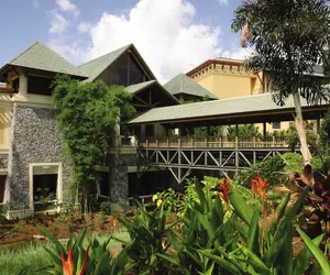 Photo 2 - Universal’s Loews Royal Pacific Resort
