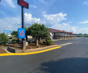 Photo 2 - Motel 6 Manchester, TN