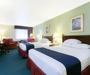 Photo 3 - Super 8 by Wyndham Montpelier