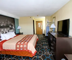 Photo 5 - Super 8 by Wyndham Kansas City