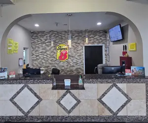 Photo 2 - Super 8 by Wyndham Kansas City