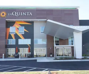 Photo 2 - La Quinta Inn & Suites by Wyndham Perry