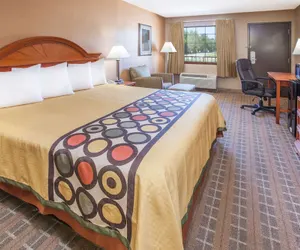 Photo 5 - Super 8 by Wyndham Clinton