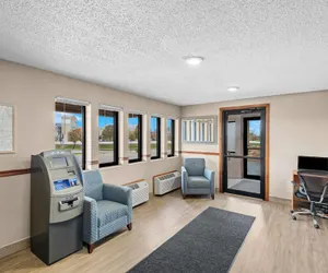 Photo 4 - Super 8 by Wyndham Jefferson