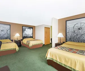 Photo 4 - Super 8 by Wyndham Jefferson