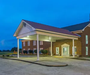 Photo 2 - Super 8 by Wyndham Tallulah LA