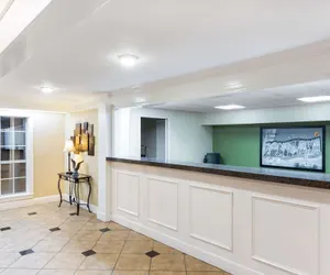 Photo 3 - Super 8 by Wyndham Tallulah LA