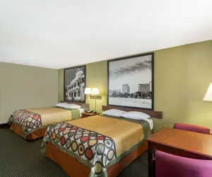 Photo 2 - Super 8 by Wyndham Pearl/Jackson/East