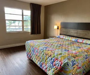 Photo 5 - Americas Best Inn and Suites Fort Lauderdale North