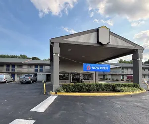 Photo 2 - Motel 6 Charlotte, NC - Northlake