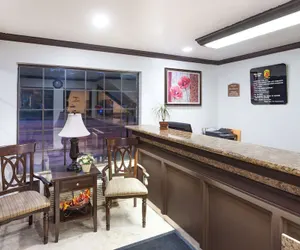 Photo 3 - Super 8 by Wyndham Santa Clarita/Valencia