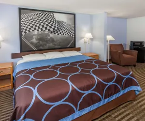 Photo 5 - Super 8 by Wyndham Huntington