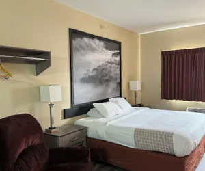 Photo 5 - Super 8 by Wyndham Mason City