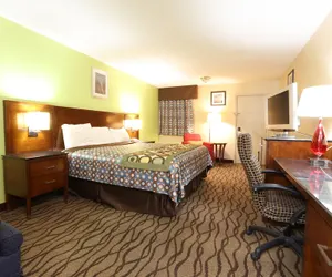 Photo 2 - Dexter Inn