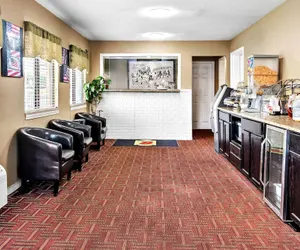 Photo 4 - Super 8 by Wyndham Columbia SC / Ft. Jackson