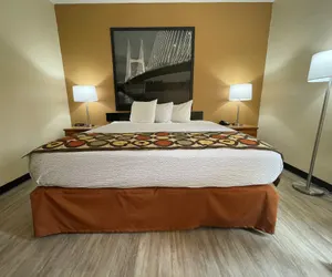 Photo 4 - Super 8 by Wyndham Pevely