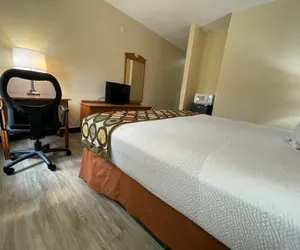 Photo 5 - Super 8 by Wyndham Pevely