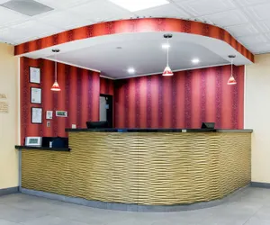 Photo 3 - Quality Inn & Suites Charleston - Civic Center