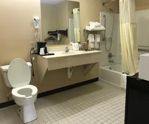 Photo 4 - Americas Best Value Inn & Suites Maumelle North Little Rock