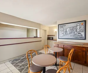 Photo 3 - Super 8 by Wyndham Commerce