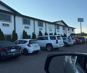 Photo 2 - AmeriVu Inn and Suites - Stanley