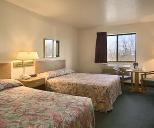 Photo 4 - Travelodge by Wyndham Hudsonville