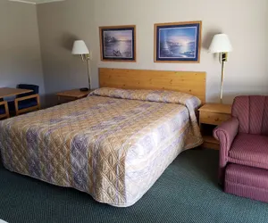 Photo 4 - Knights Inn Franklin, PA