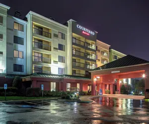 Photo 2 - Courtyard by Marriott Richmond Chester