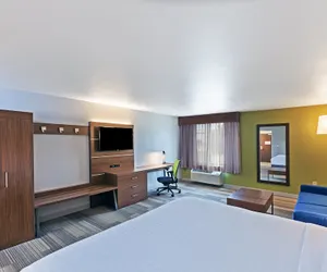 Photo 5 - Holiday Inn Express Hotel & Suites Dallas Lewisville, an IHG Hotel