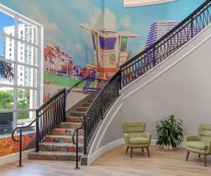 Photo 2 - Hampton Inn Ft. Lauderdale/Downtown Las Olas Area