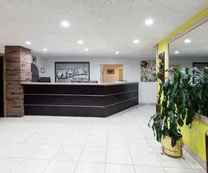 Photo 3 - Super 8 by Wyndham Sapulpa/Tulsa Area