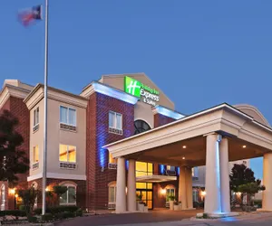 Photo 2 - Holiday Inn Express And Suites, an IHG Hotel