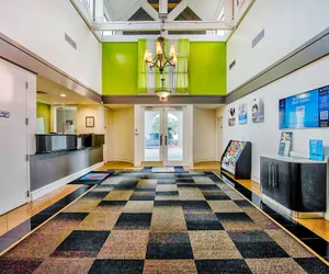 Photo 3 - Studio 6 San Antonio, TX - Airport