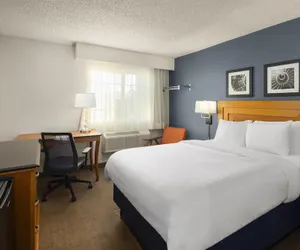 Photo 2 - Harbor Town Inn, BW Signature Collection