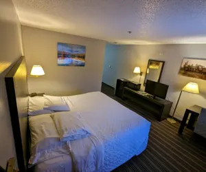 Photo 4 - Woodfield Inn and Suites