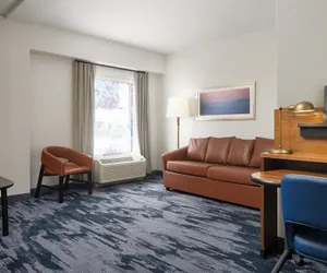 Photo 4 - Fairfield Inn & Suites Newark Liberty International Airport