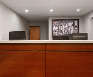 Photo 4 - Super 8 by Wyndham Fort Bragg