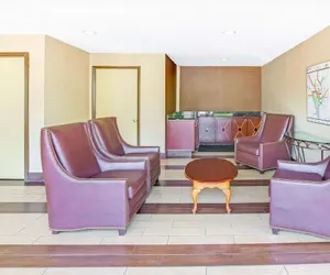 Photo 3 - Travelodge by Wyndham Silver Spring