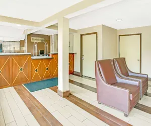 Photo 5 - Travelodge by Wyndham Silver Spring