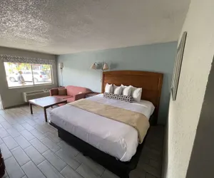Photo 3 - Rodeway Inn