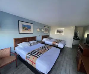 Photo 4 - Rodeway Inn