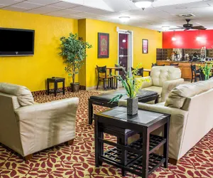 Photo 4 - Econo Lodge Inn & Suites Walnut