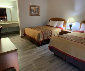 Photo 5 - Pigeon Forge Parkway Inn