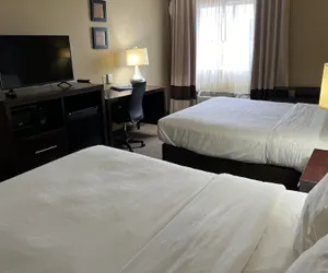 Photo 2 - Days Inn & Suites by Wyndham Manheim Lebanon