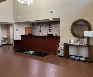 Photo 3 - Days Inn & Suites by Wyndham Manheim Lebanon